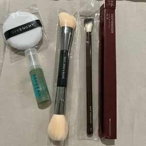 Hourglass Brush Set with Givenchy Puff and Milk primer
